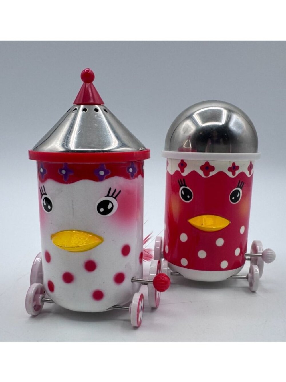 Pylones Paris Salt & Pepper Shakers Wind Up Toy fun tabletop dinner decor Rollin